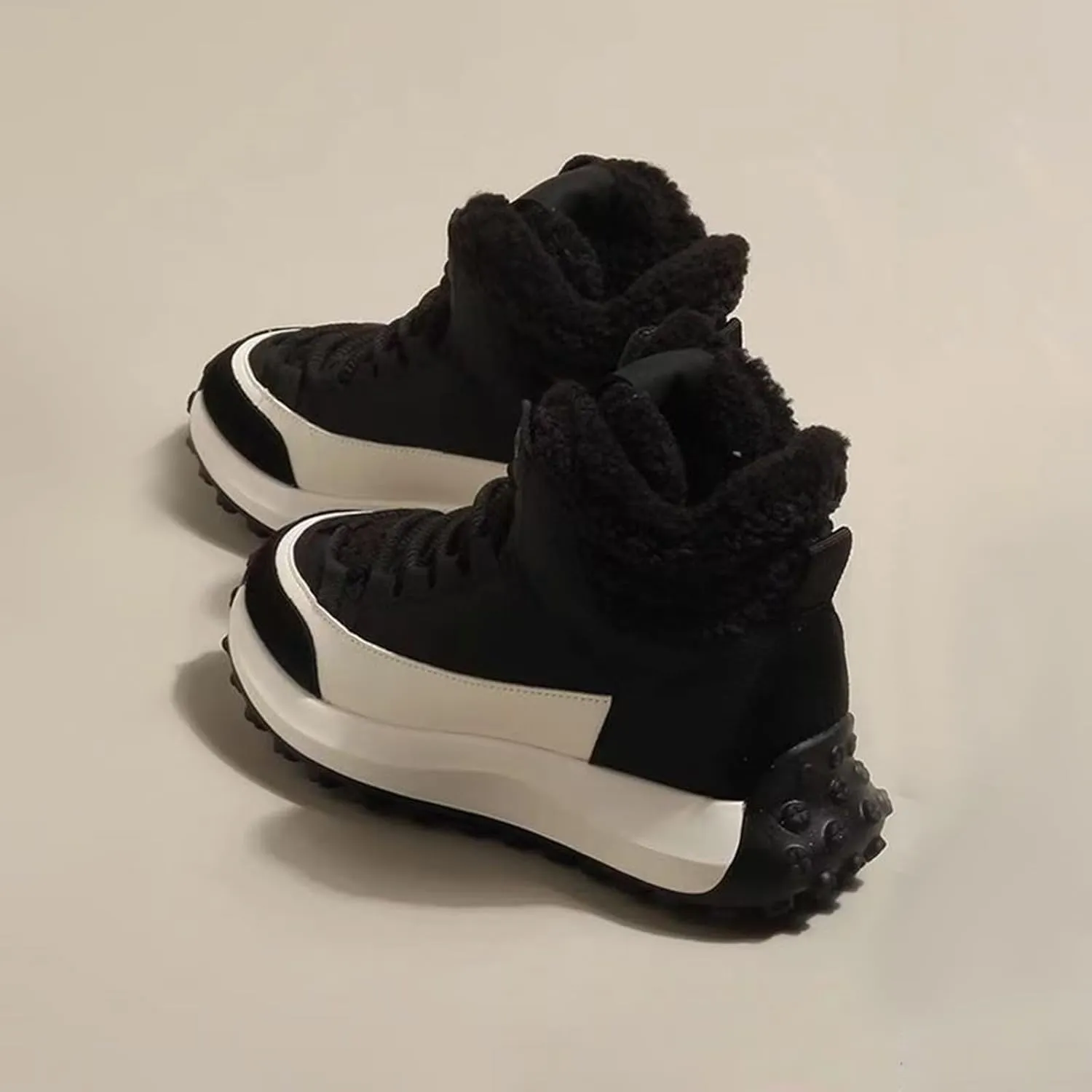 Big Kids Winter Fuzzy Lined Snow Boots High Top Warm Insulated Faux F𝐮r Lined 𝐖aterproof Lace-Up Ankle Boots