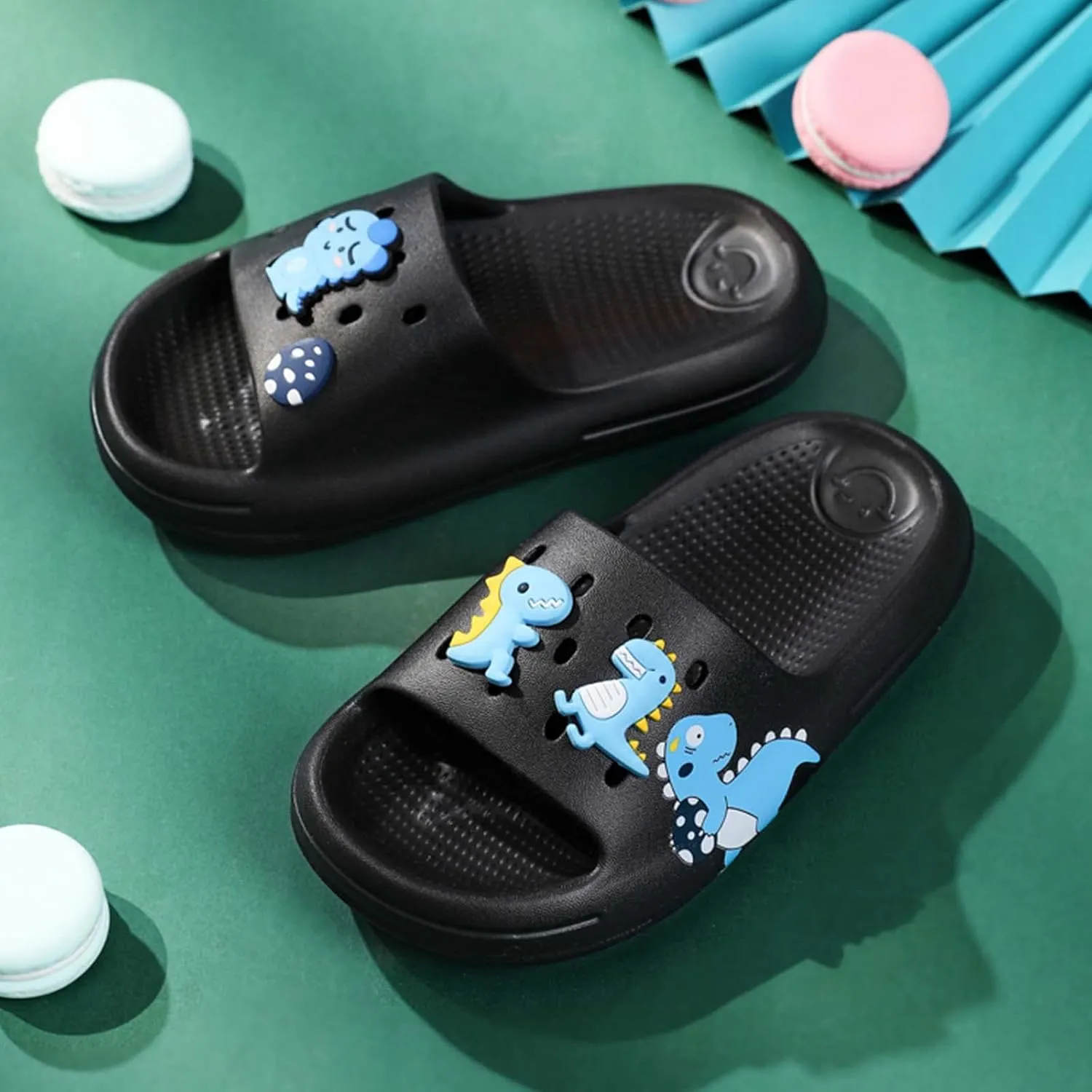 Eliogn Slide Sandals for Boys and Girls Anti-Slip Pillow Slippers Ultra Light Home Slippers Shower Summer Sandals Water Shoes (Little Kid/Big Kid)