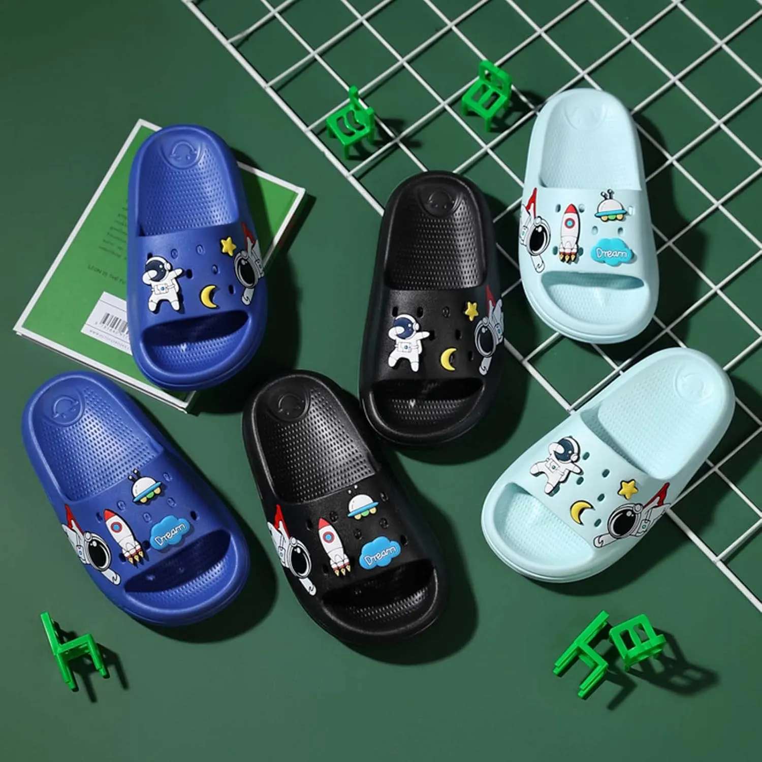 Eliogn Slide Sandals for Boys and Girls Anti-Slip Pillow Slippers Ultra Light Home Slippers Shower Summer Sandals Water Shoes (Little Kid/Big Kid)