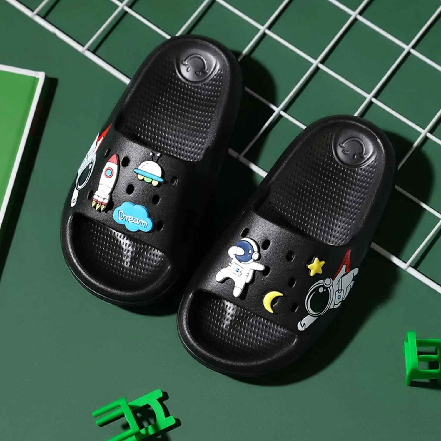 Eliogn Slide Sandals for Boys and Girls Anti-Slip Pillow Slippers Ultra Light Home Slippers Shower Summer Sandals Water Shoes (Little Kid/Big Kid)