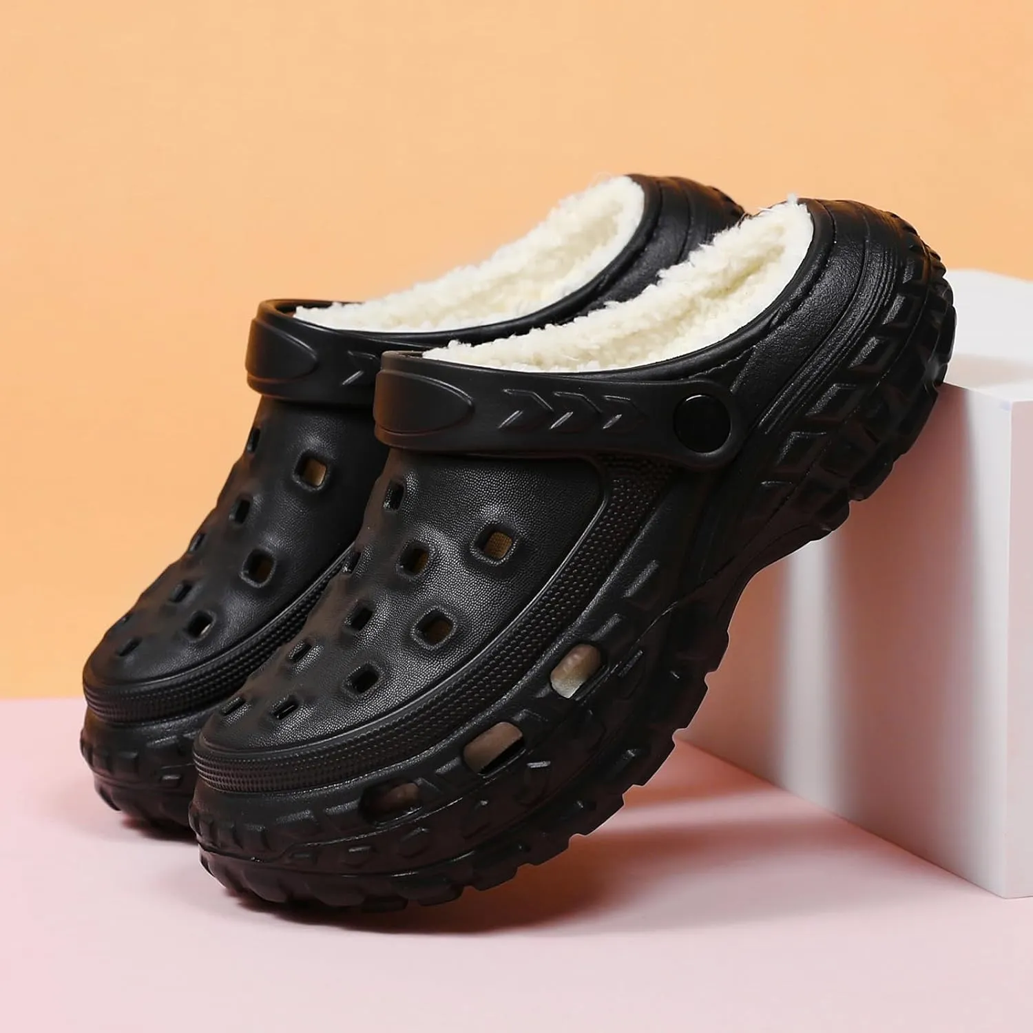 Kids Fur Lined Clogs Garden Shoes for Boys Girls Fashions Winter Warm Plush Home Slippers Slip On Indoor Outdoor Fleece Lined Mules