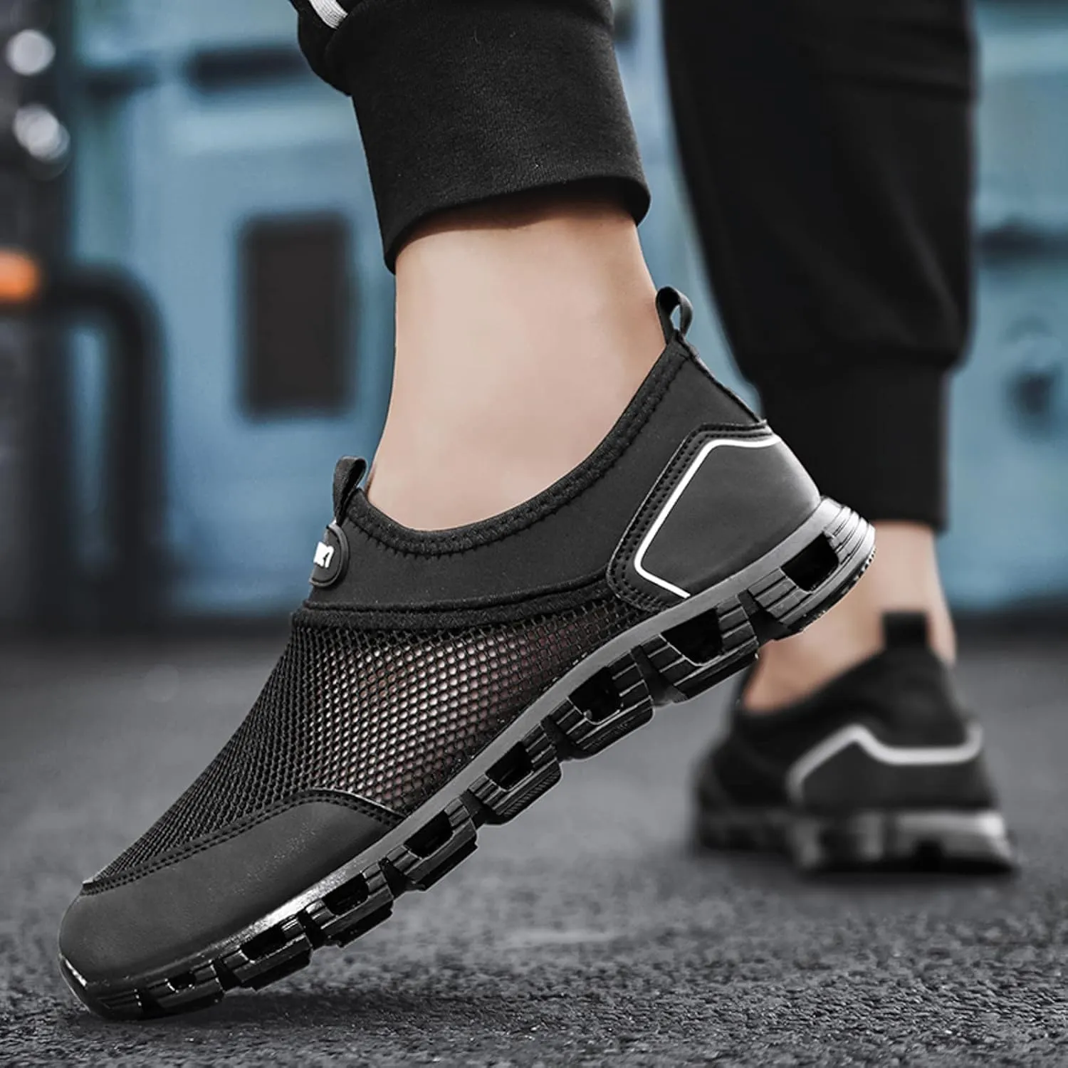 Men Sports Shoes Breathable Mesh Fashionable Simple and Solid Color 2025 Summer Mens Cushion Running Shoes Men's Non Slip Water Friendly Quick Drying Athletic Sneaker New