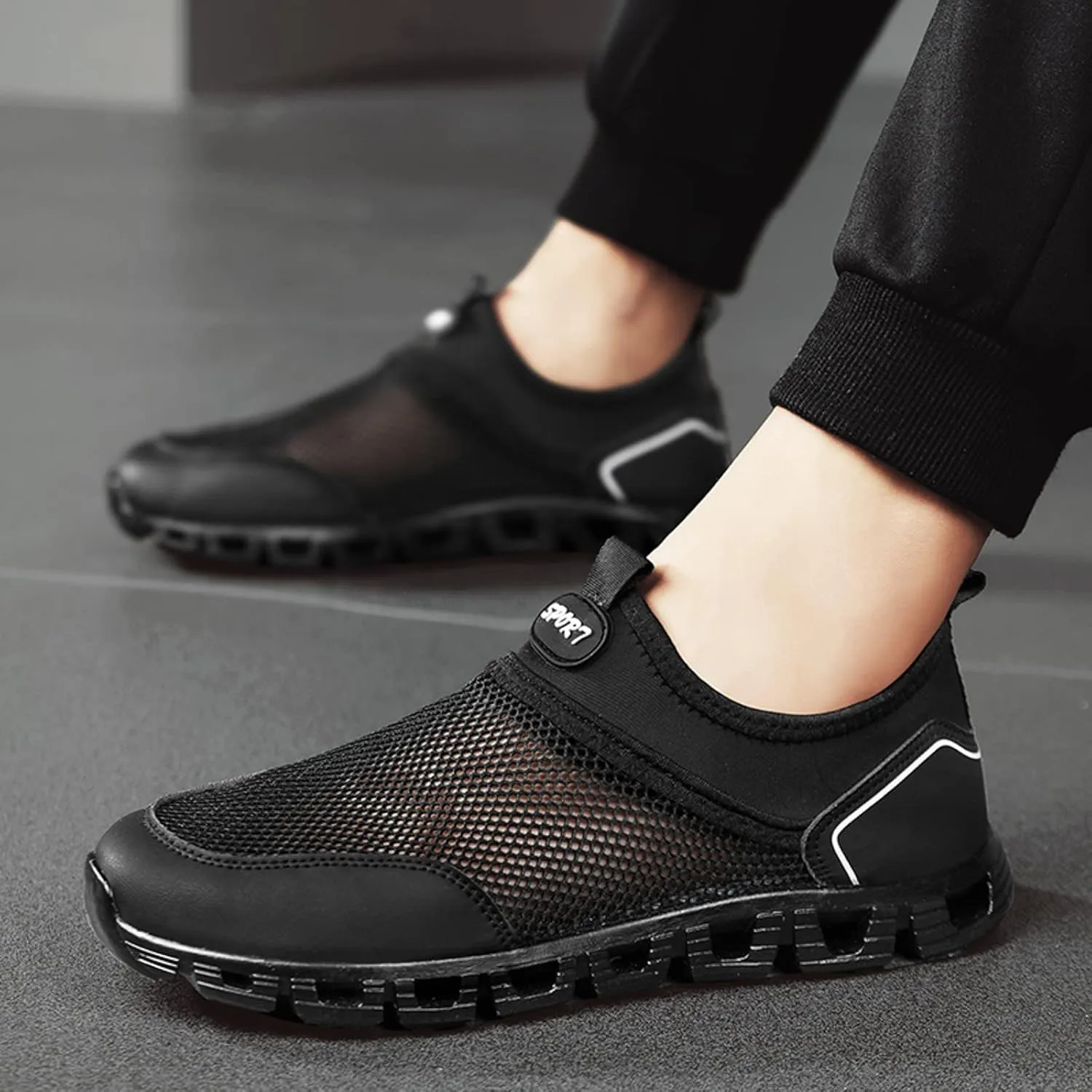 Men Sports Shoes Breathable Mesh Fashionable Simple and Solid Color 2025 Summer Mens Cushion Running Shoes Men's Non Slip Water Friendly Quick Drying Athletic Sneaker New