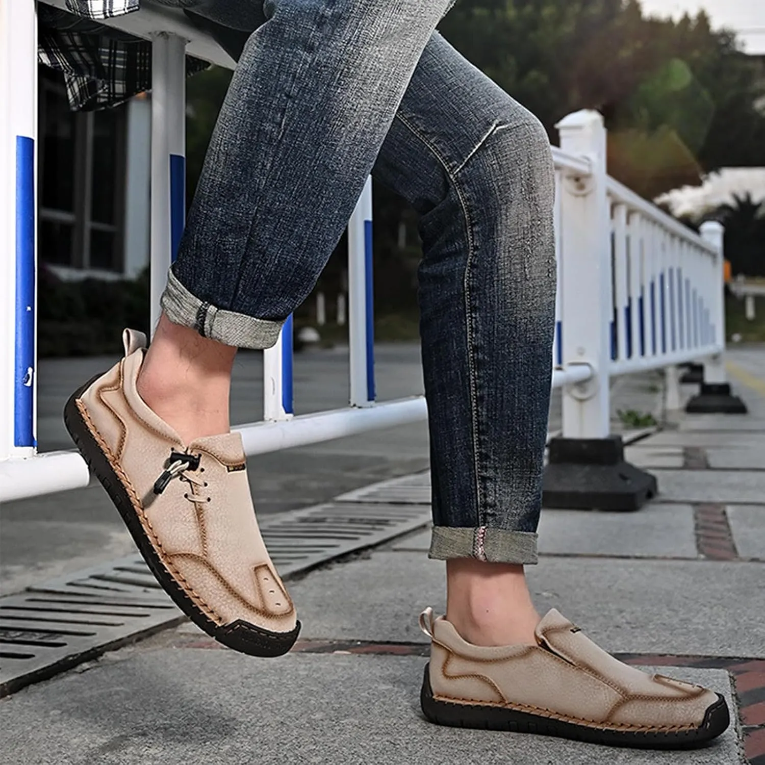 Men's Leather Hand-Sewn Casual Loafers Fashion Side Elastic Straps Slip-On Soft Flats Sneakers Fashion Lightweight Anti-Slip Walking Driving Shoes
