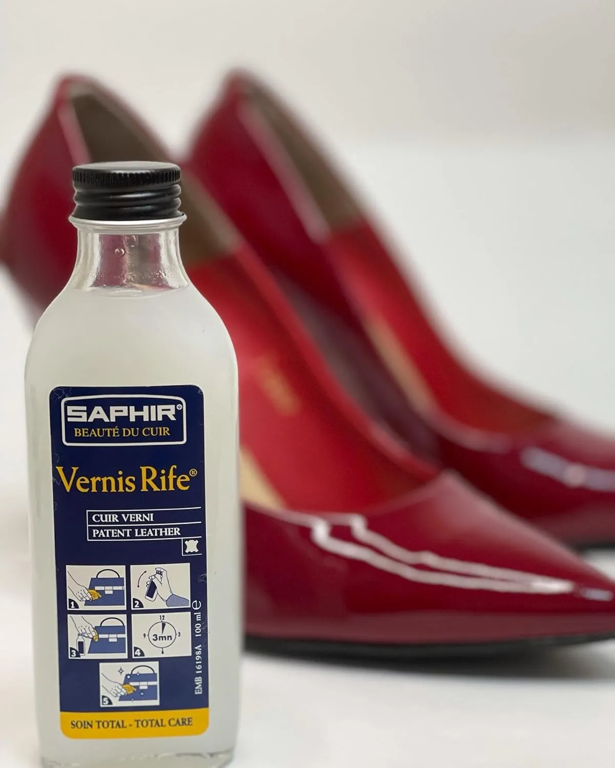 SAPHIR Vernis Rife - Patent Leather Cleaner - Shine, Clean and Protect against Cracking - Neutral - 100mL