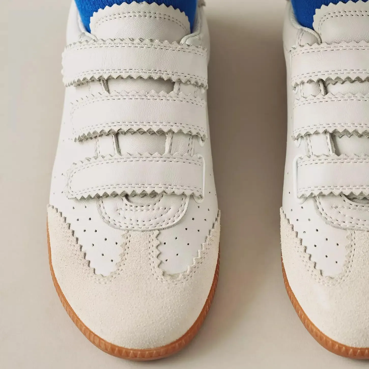 Women's Low Top Retro Sneakers Hook and Loop Closure Lightweight Casual Shoes
